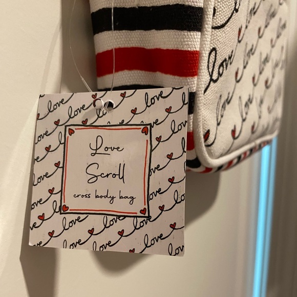 Love Scroll Brighton Canvas Crossbody Bag NWT - Picture 3 of 4